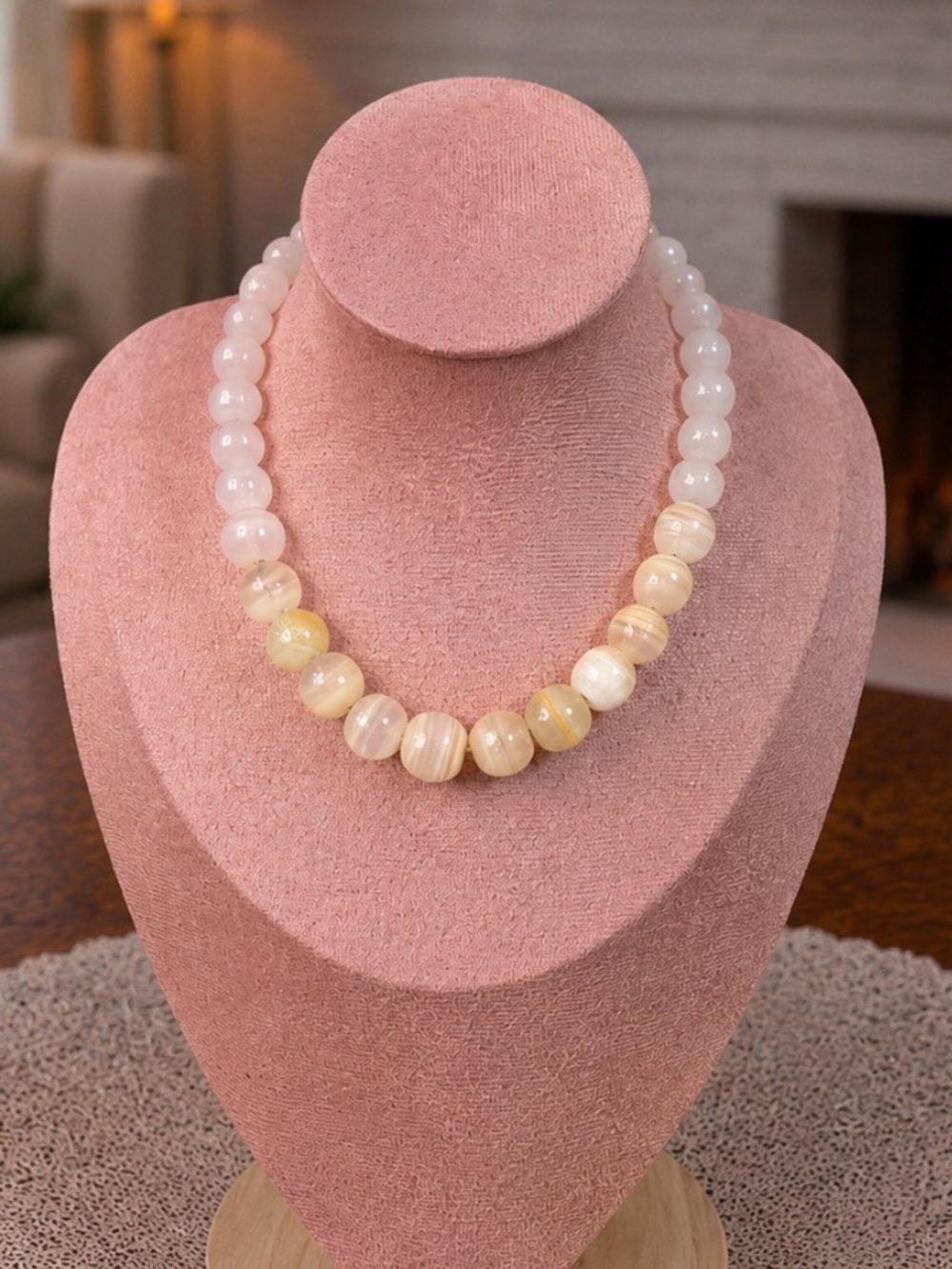 Beautiful Vintage Hong Kong Natural White Agate Necklace